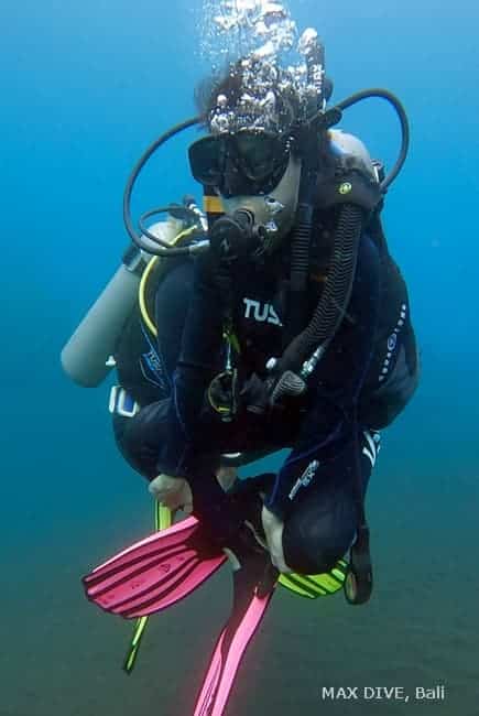 バリ島オープンウォーターダイバーコース、ホバリング
