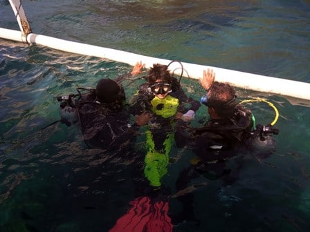 バリ島小学生が体験ダイビングに挑戦