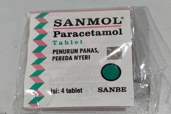 SANMOL Paracetamol インドネシア，バリ島の熱さまし