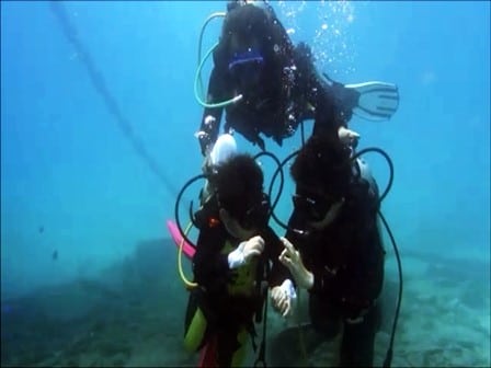 バリ島小学生も体験ダイビング